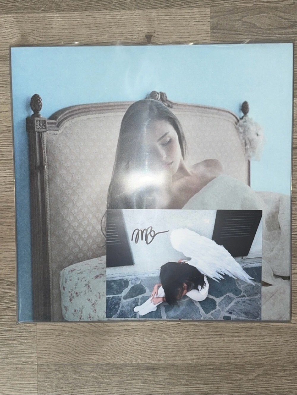 madison beer locket dusty blue vinyl + signed insert